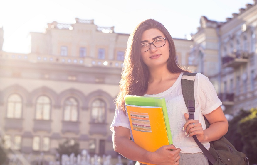 5 Reasons to Consult Overseas Education Consultants!